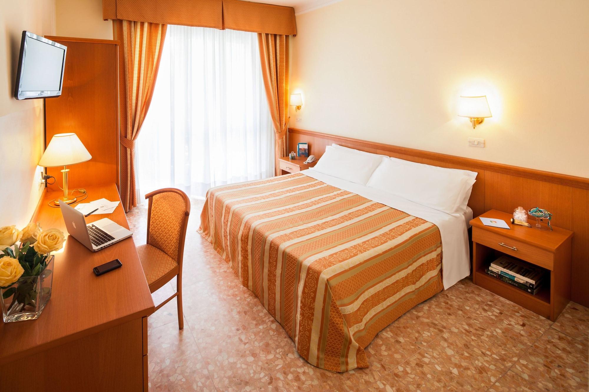Hotel Curtis Centrale Alassio Exterior photo